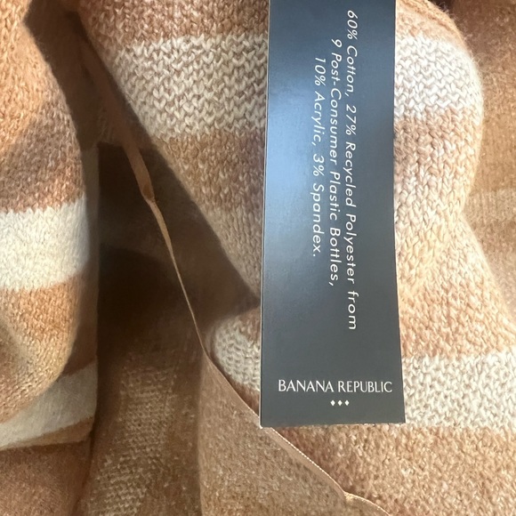 π HP X4 New with tags plaid medium sweater - Picture 6 of 6